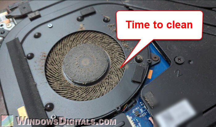 Cleaning laptop dust