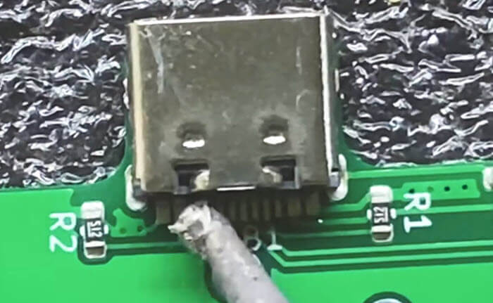 Soldering a loose USB port