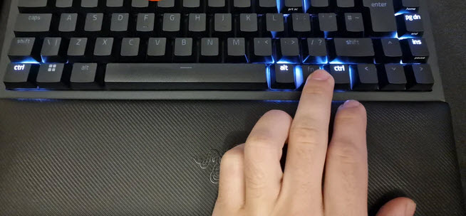 Where is the Hypershift key on a Razer keyboard